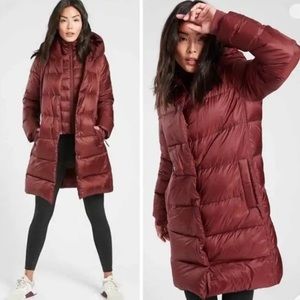 Athleta Burgundy Red Downtown Parkat Hooded Quilted Puffer Size Medium Bin 81